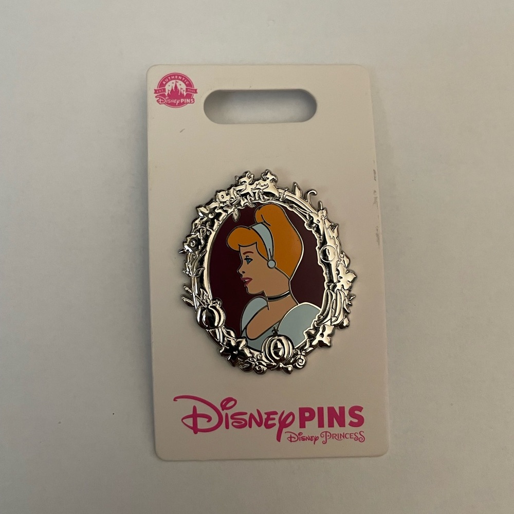 Disney Parks Pin Trading Cinderella Princess Portrait Enamel Silver Pin